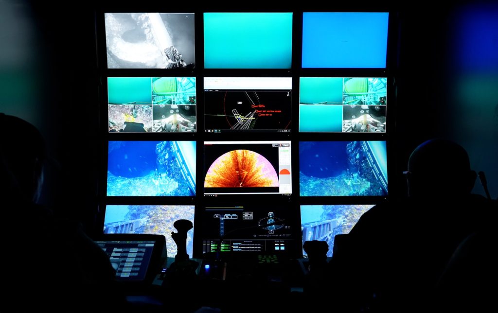 Control room for ROV